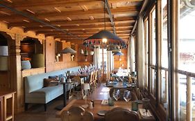 Hotel Le Grand Chalet Favre